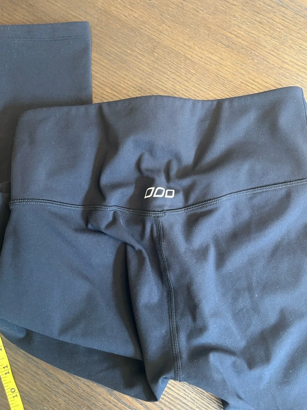 Lorna Jane Women’s Black Active Leggings Capris - Picture 4 of 6